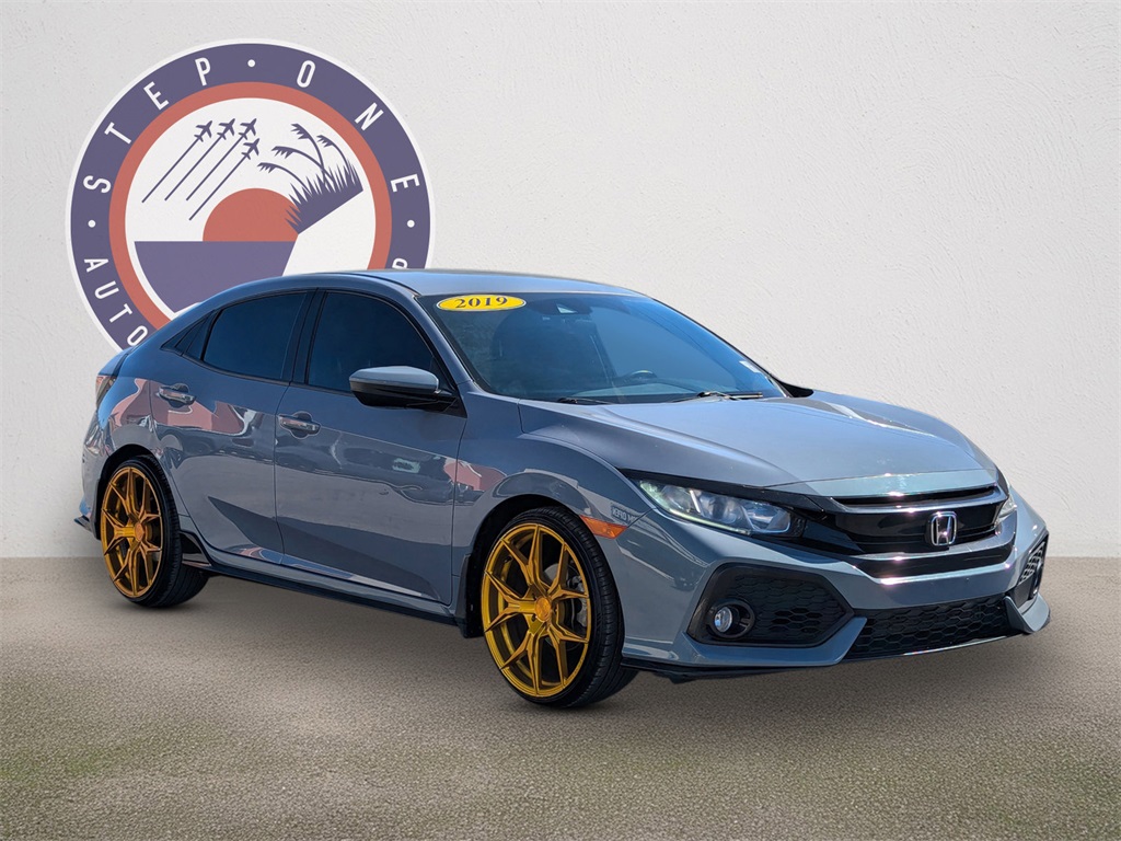 2019 Honda Civic Hatchback Sport's photo