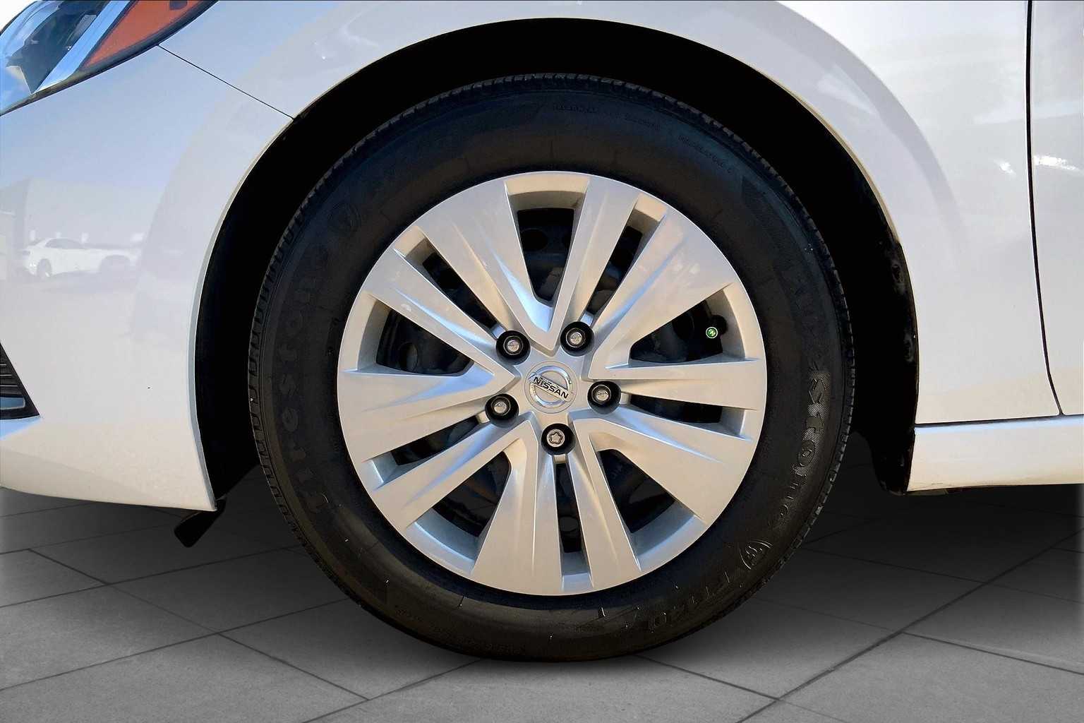 2023 Nissan Sentra S photo 9