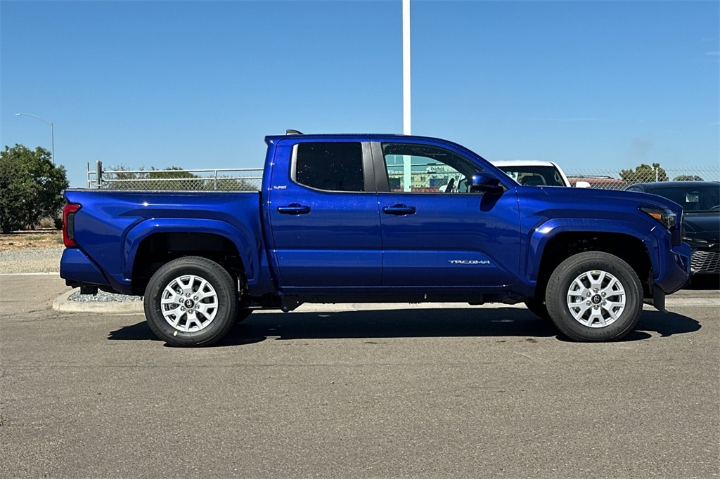 2025 Toyota Tacoma SR5 4x4 Double Cab photo 3