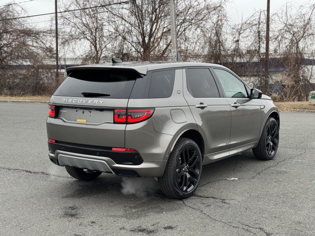 2025 Land Rover Discovery Sport S photo 4