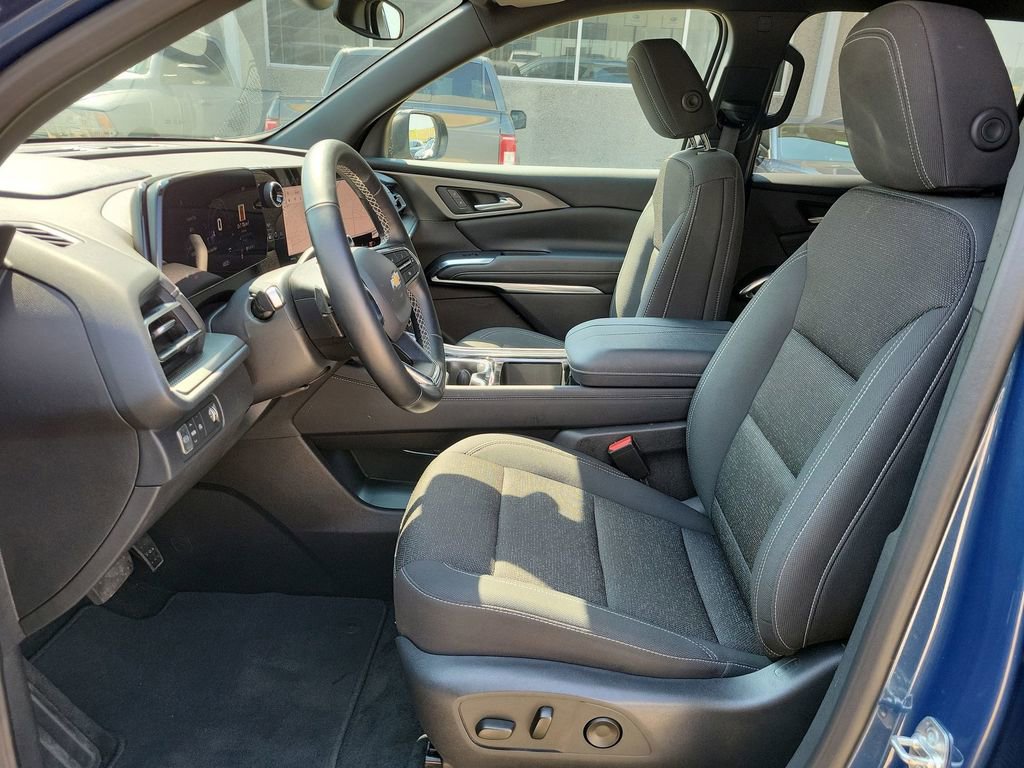 2025 Chevrolet Traverse photo 19