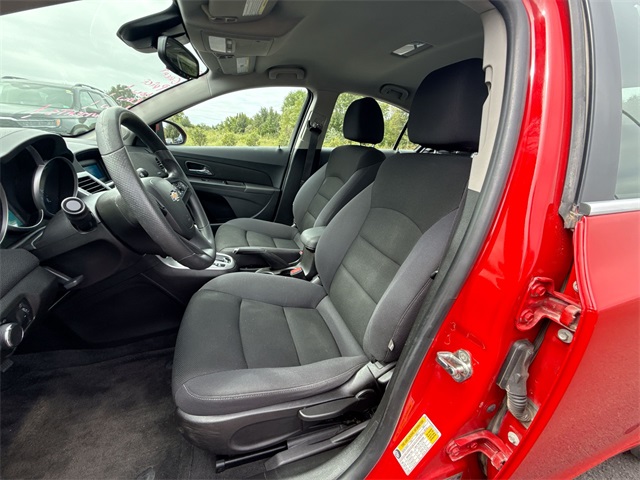 2016 Chevrolet Cruze LT photo 16