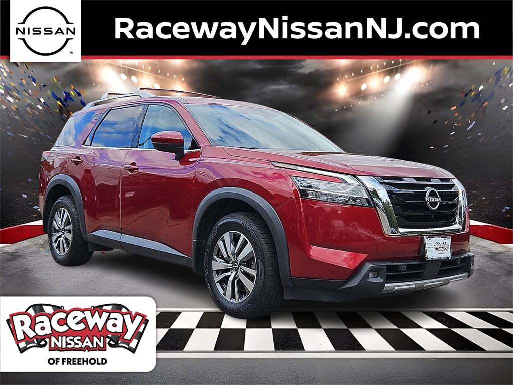 2022 Nissan Pathfinder SL