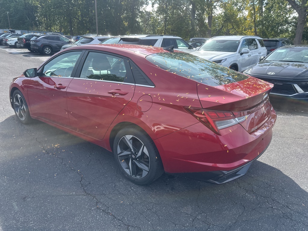 2023 Hyundai Elantra Limited photo 7