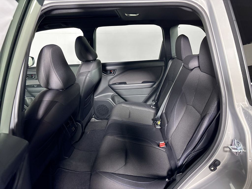 2025 Subaru Forester Premium photo 21