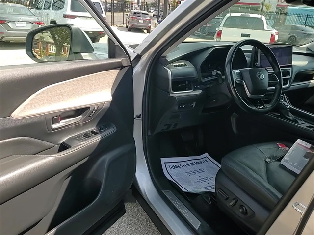 2024 Toyota Grand Highlander Limited AWD photo 11