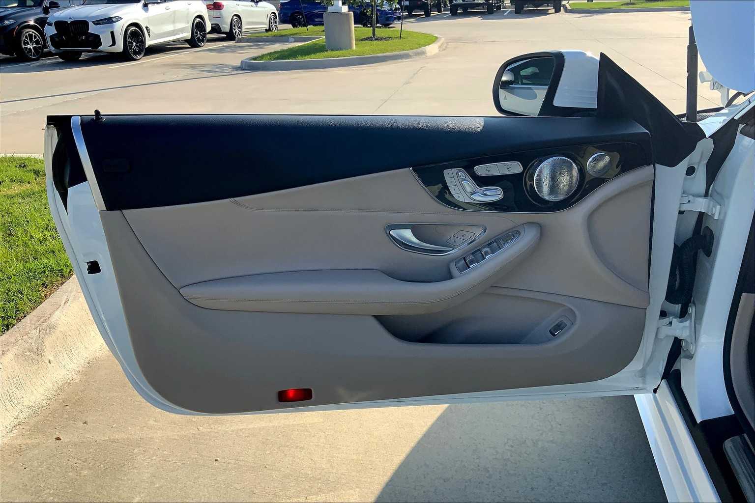 2019 Mercedes Benz C 300 photo 23