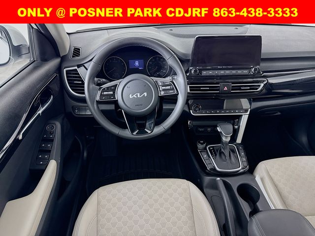 2022 Kia Seltos EX photo 15
