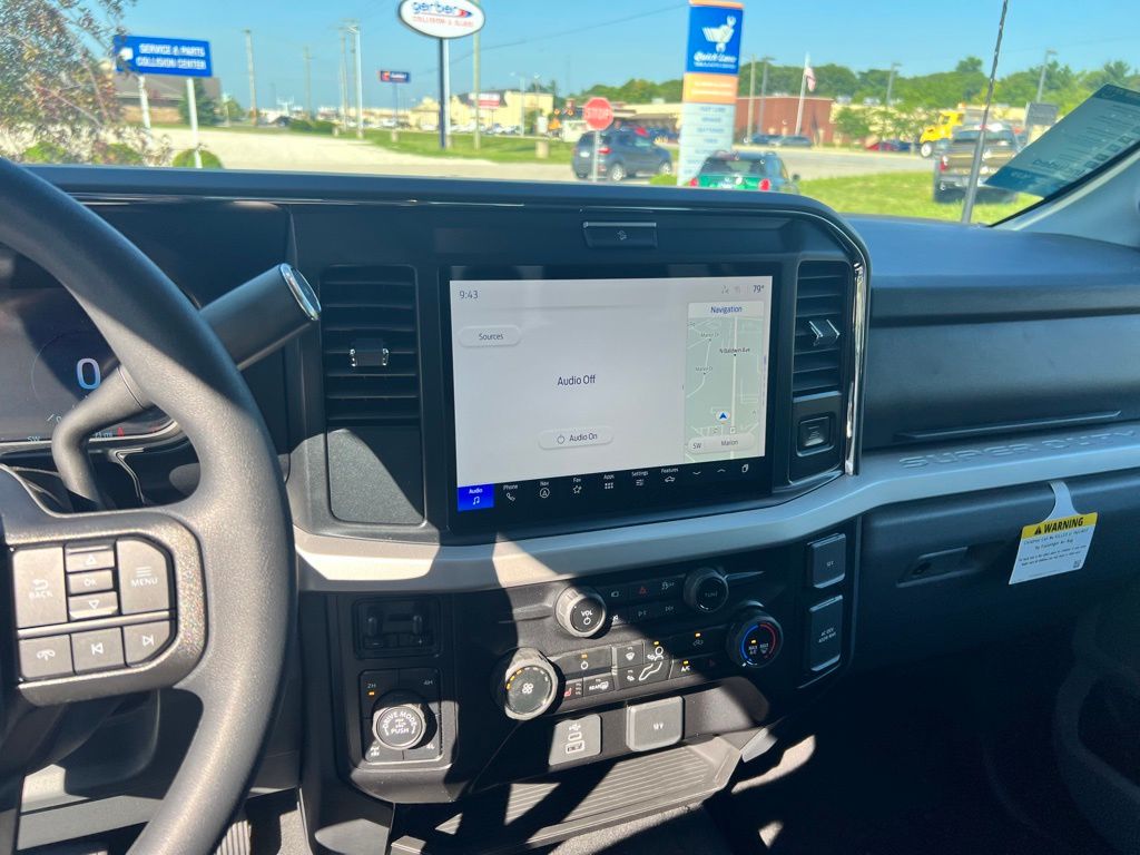 2025 Ford F-350 XLT photo 11