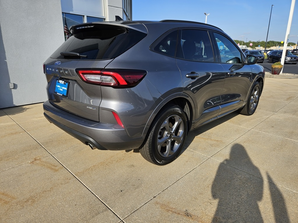 2024 Ford Escape ST-Line photo 6