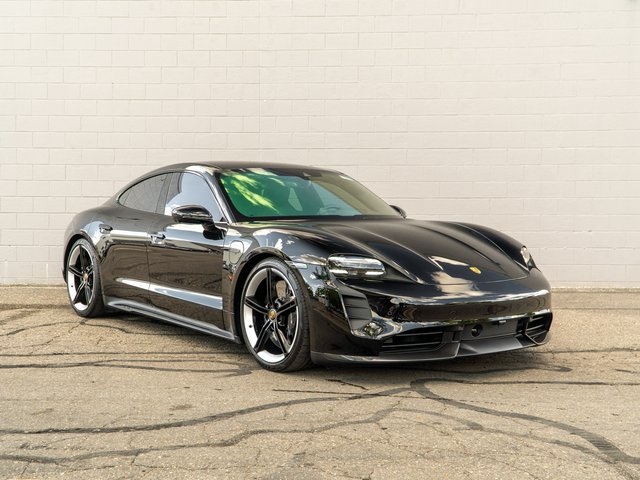 2024 Porsche Taycan Turbo S photo 9