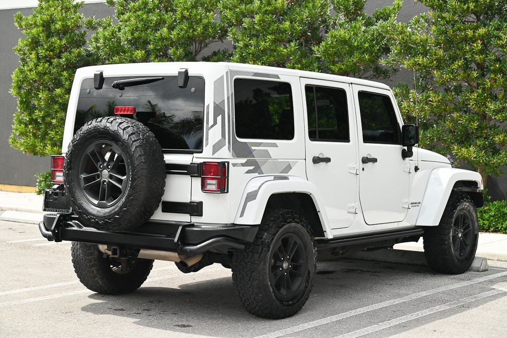 2017 Jeep Wrangler Unlimited Sahara photo 4