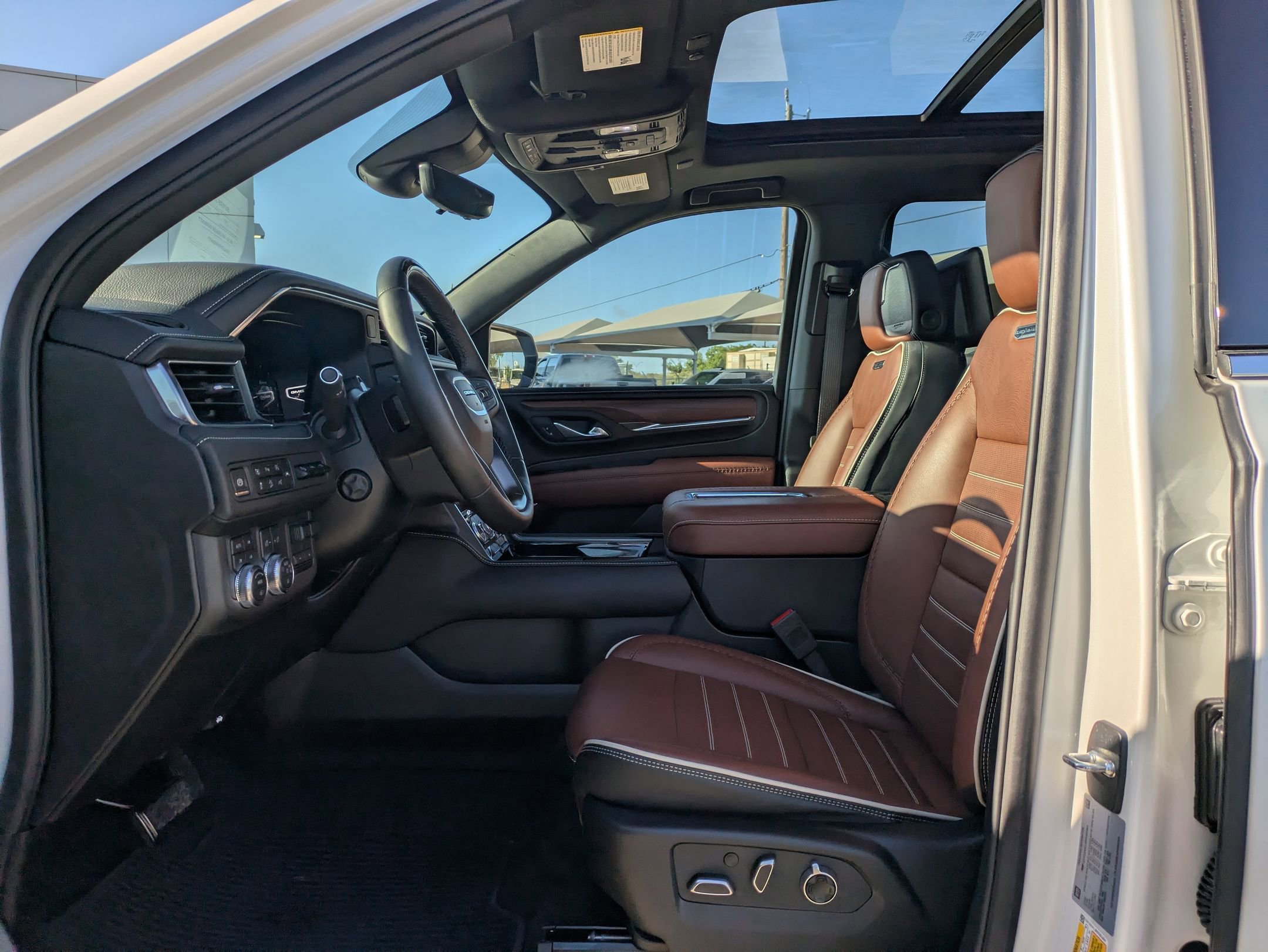 2024 Gmc Yukon XL Denali Ultimate photo 9