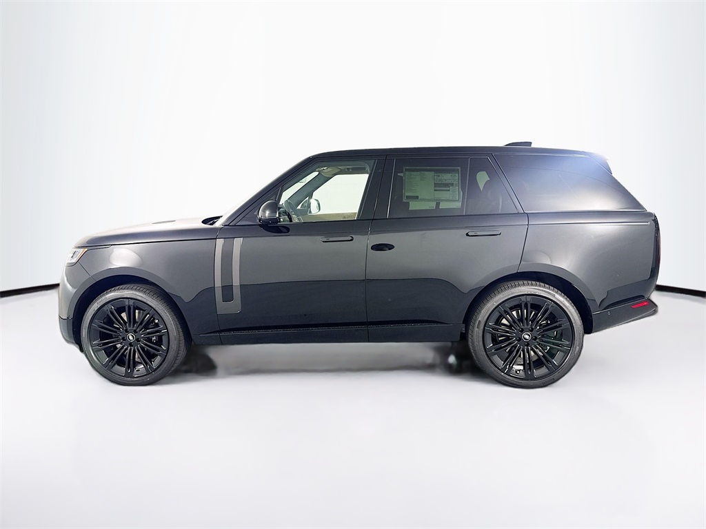 2025 Land Rover Range Rover SE photo 5