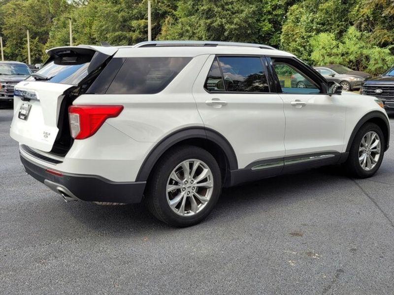 2022 Ford Explorer Limited photo 12