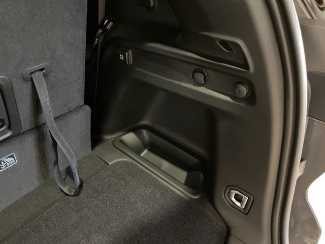2025 Jeep Grand Cherokee Laredo photo 11