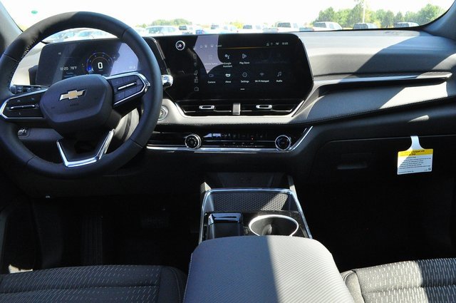 2025 Chevrolet Equinox LT photo 14