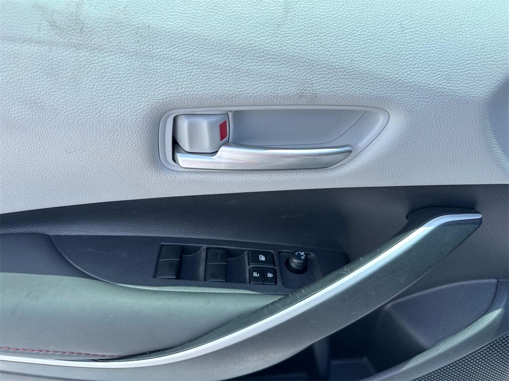 2025 Toyota Corolla SE photo 18
