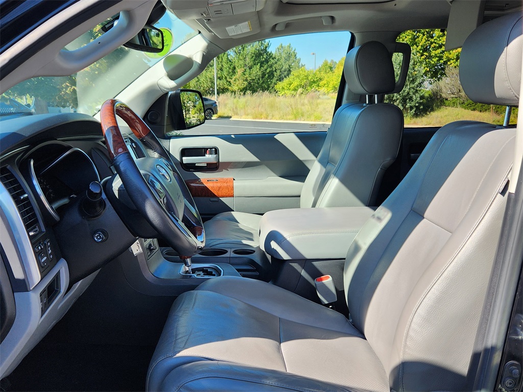 2018 Toyota Sequoia Platinum photo 7