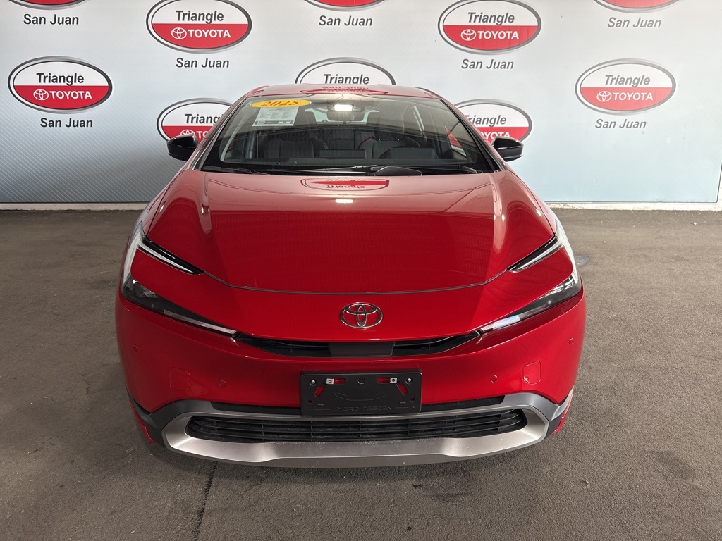 2025 Toyota Prius Plug-in SE photo 2