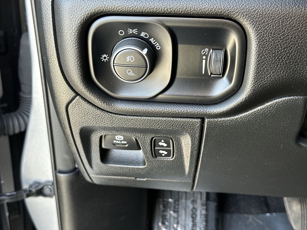 2025 Ram 1500 Big Horn Lone Star photo 33
