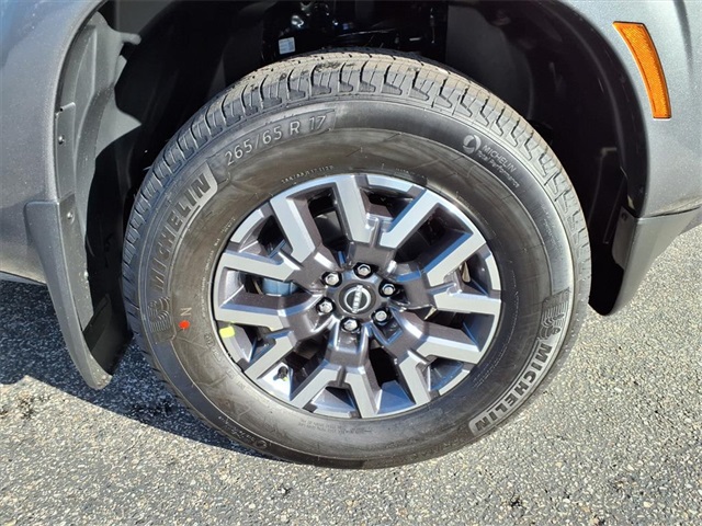 2026 Nissan Frontier SV photo 3