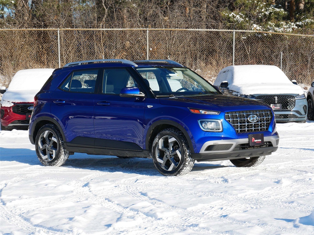 2022 Hyundai Venue SEL's photo