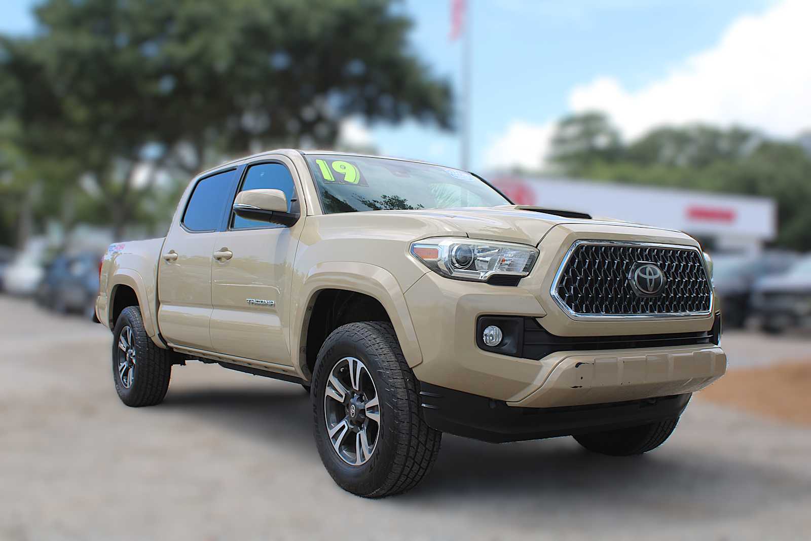 2019 Toyota Tacoma TRD Sport photo 2
