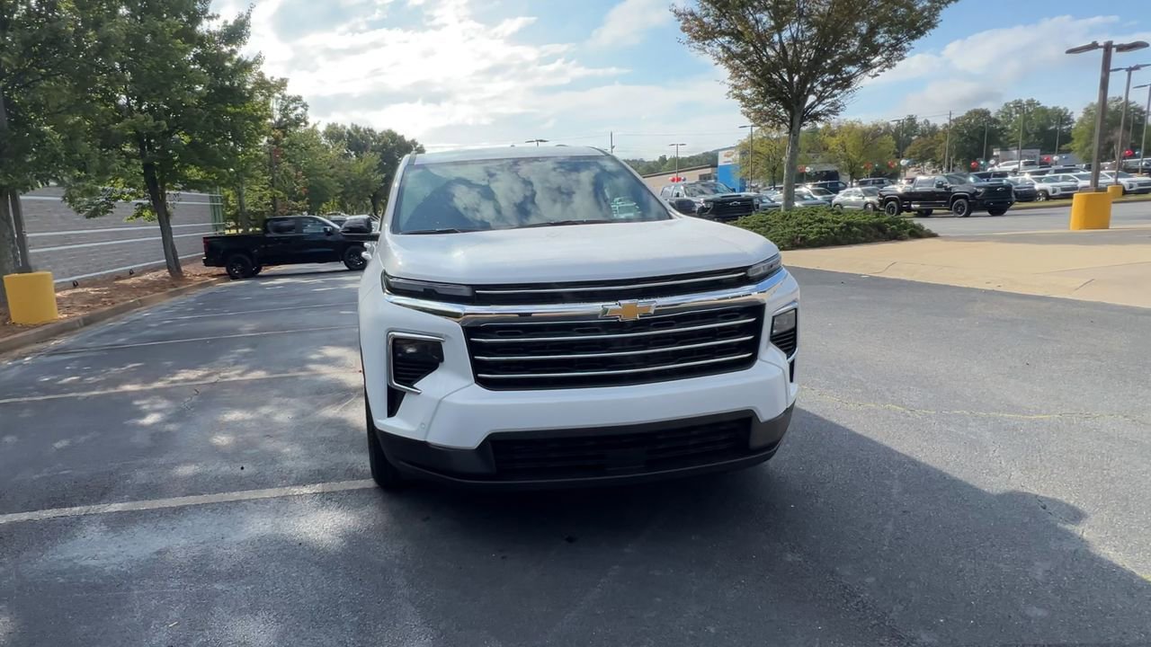 2026 Chevrolet Traverse L photo 3