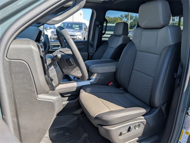 2026 Chevrolet Silverado 2500HD ZR2 photo 4