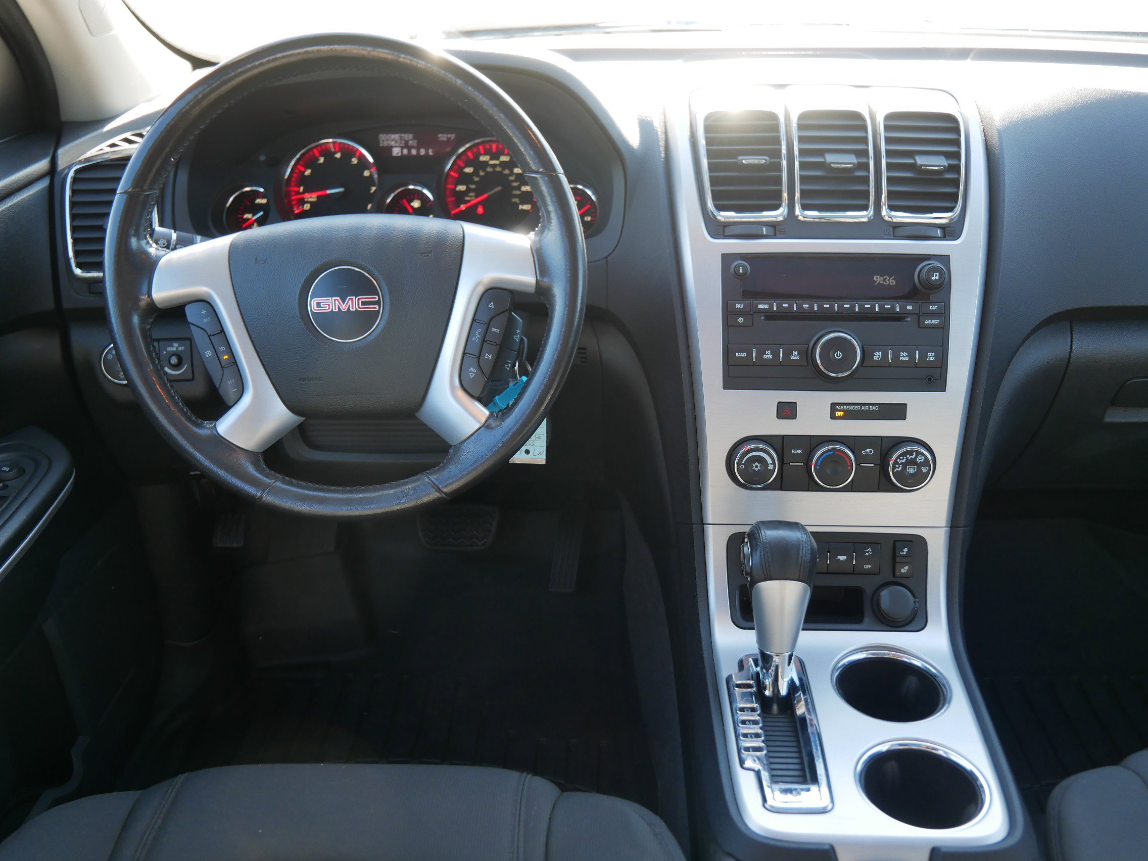 2011 Gmc Acadia SLE photo 23