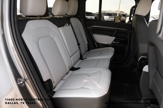 2025 Land Rover Defender 110 S photo 35