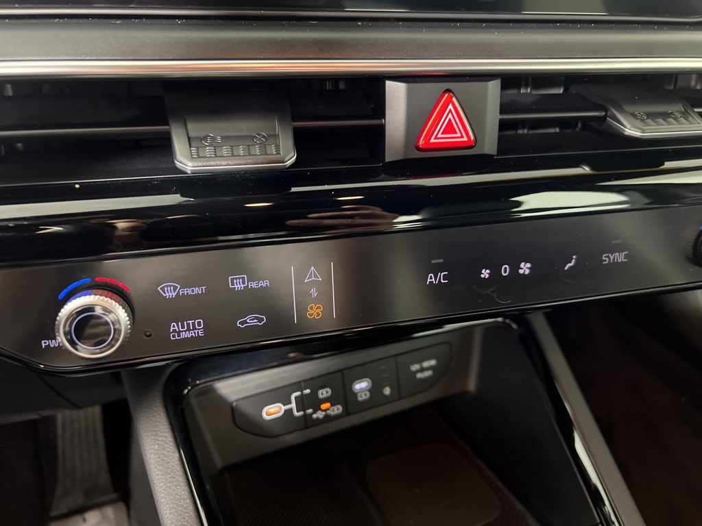 2025 Kia K5 GT-Line photo 17