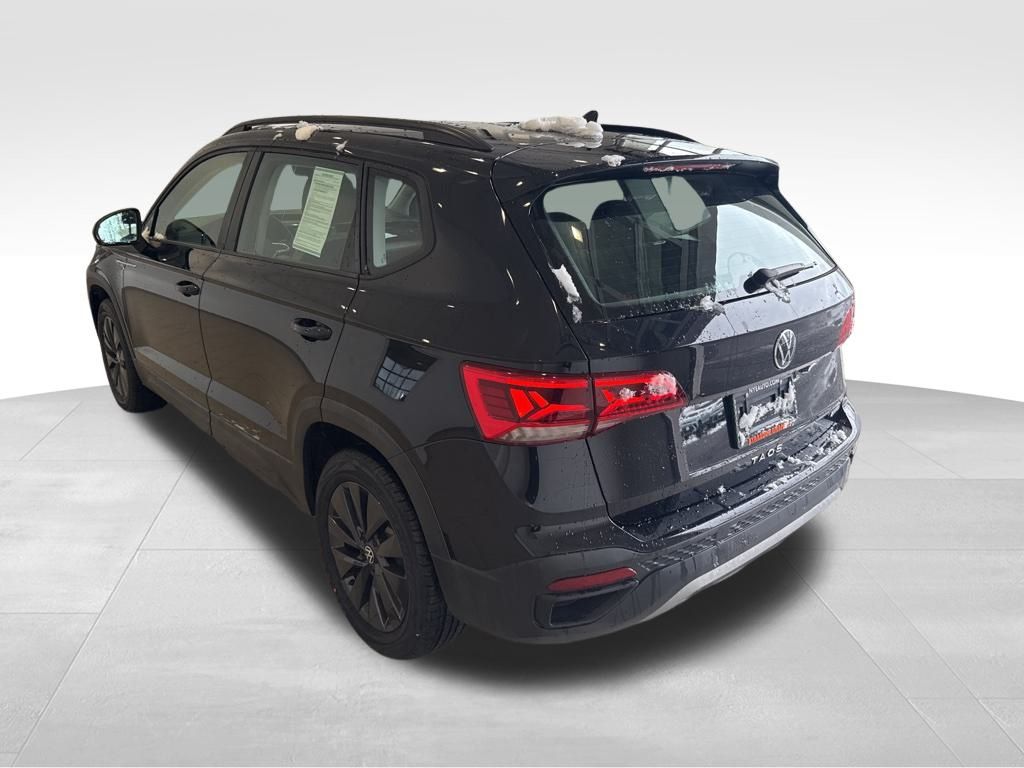 2022 Volkswagen Taos S photo 2