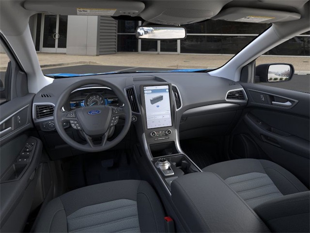 2024 Ford Edge SE photo 3