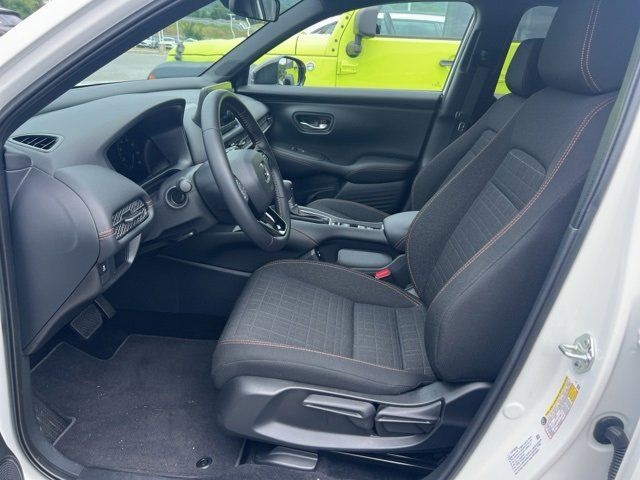 2025 Honda HR-V Sport photo 8