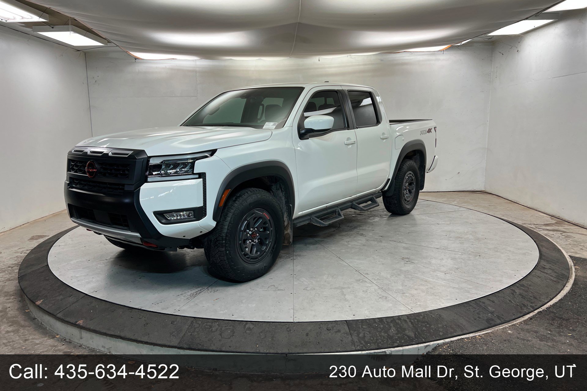 2025 Nissan Frontier PRO-4X's photo