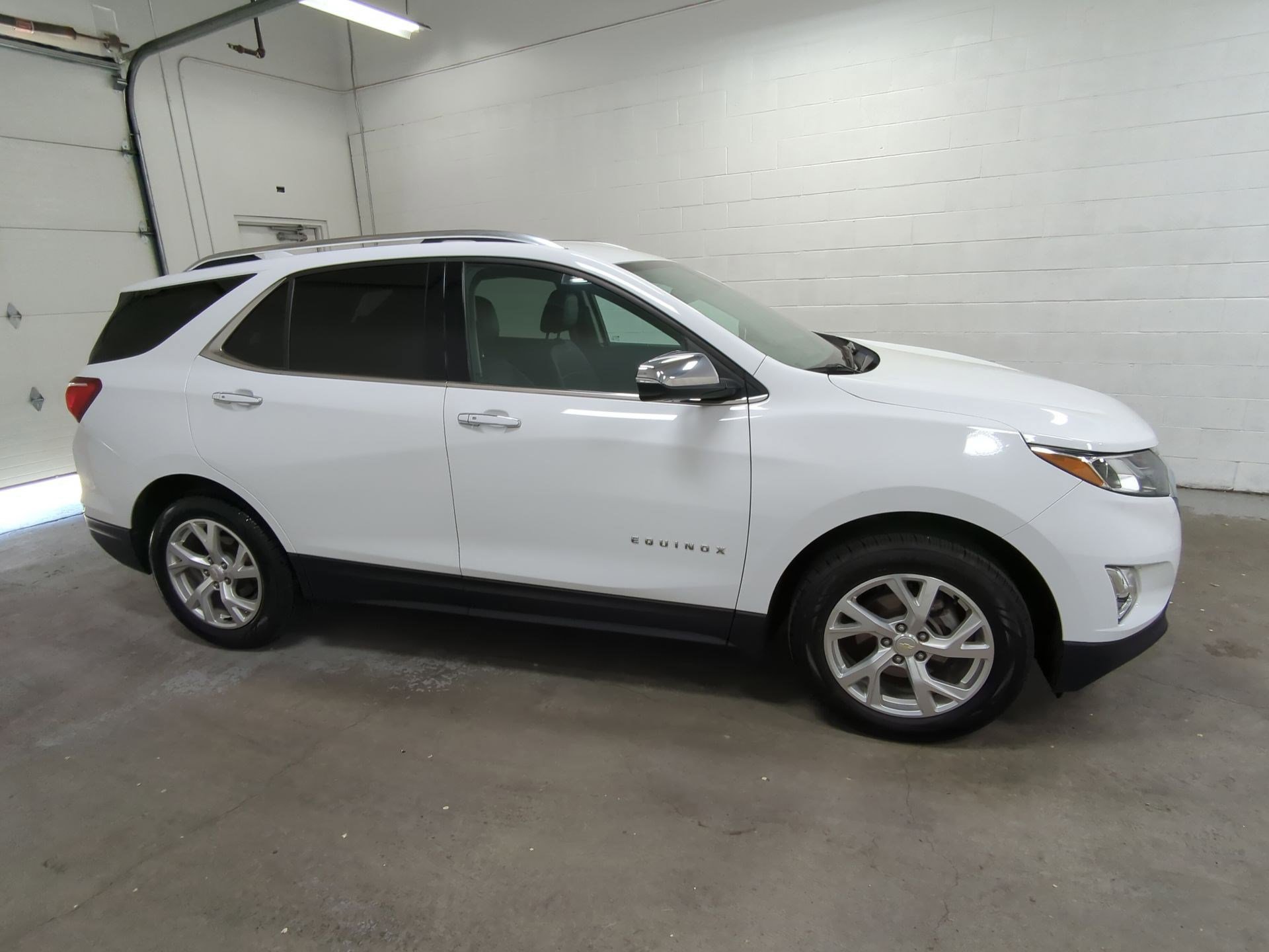 Used 2018 Chevrolet Equinox Premier with VIN 3GNAXVEVXJS590727 for sale in West Valley City, UT