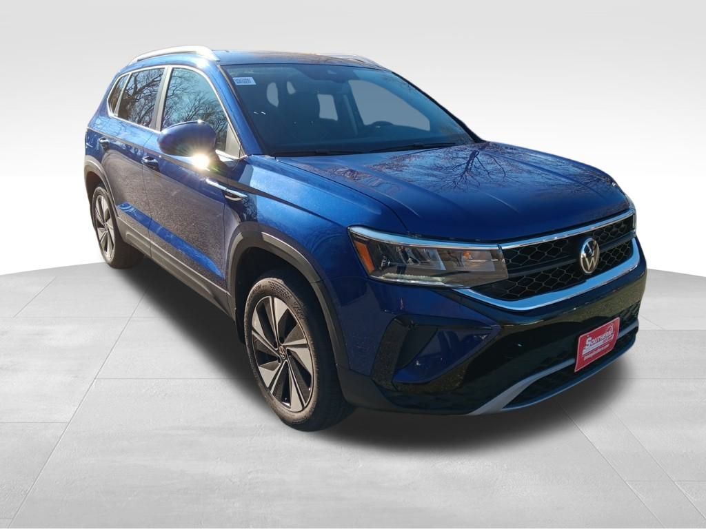 2024 Volkswagen Taos SE photo 6