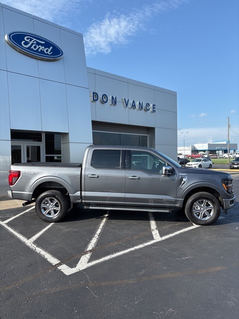 2024 Ford F-150 XLT photo 2