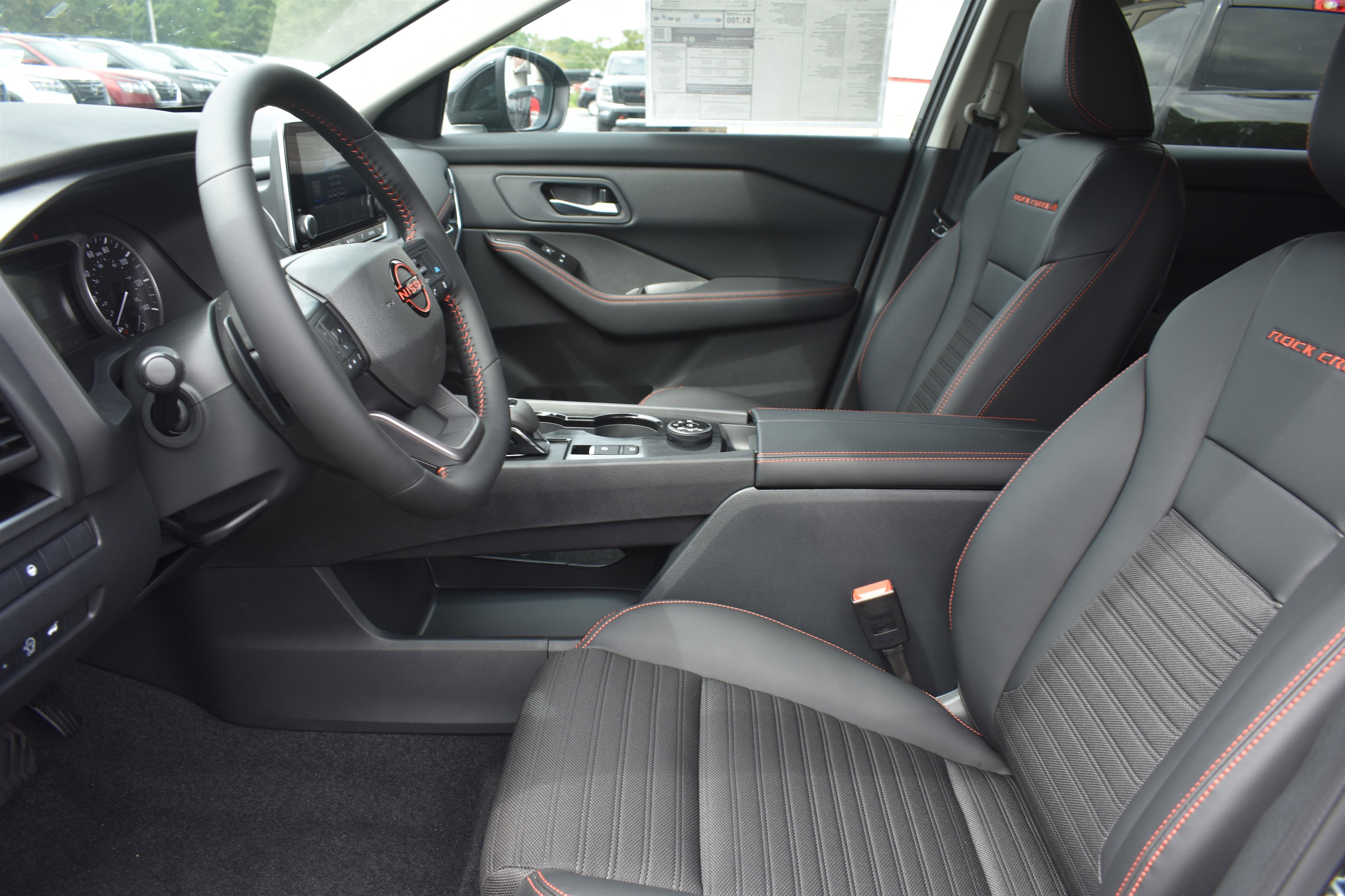 2026 Nissan Rogue SV photo 3