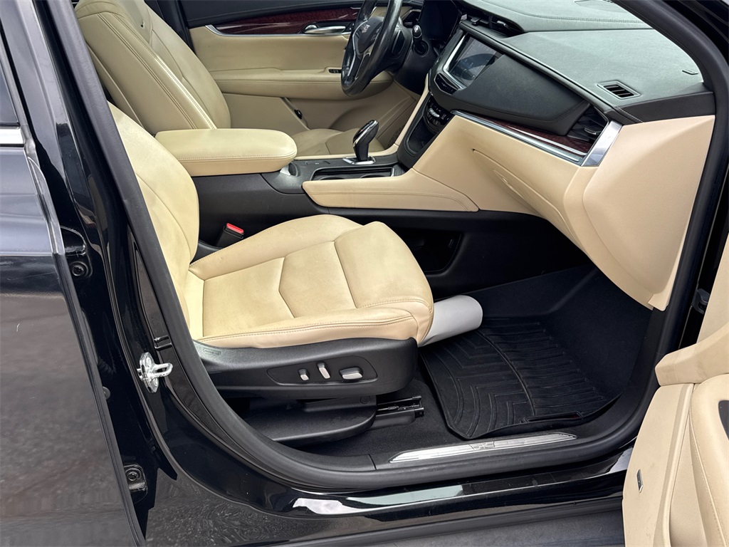2018 Cadillac XT5 Luxury photo 13