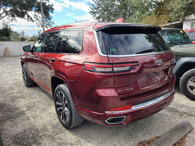 2022 Jeep Grand Cherokee Overland photo 3