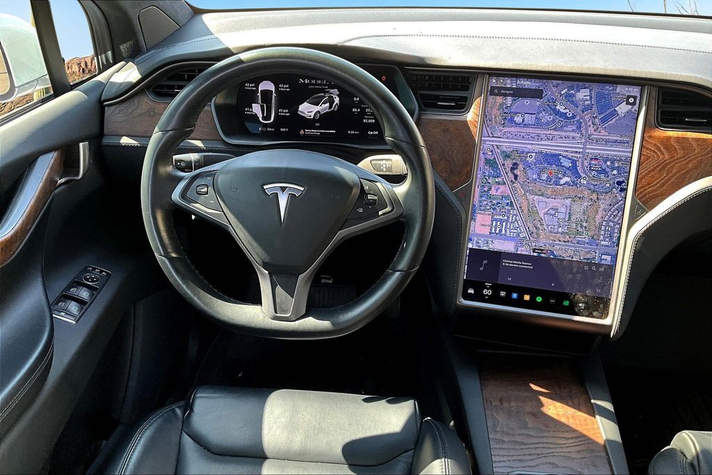 2020 Tesla Model X Long Range photo 5