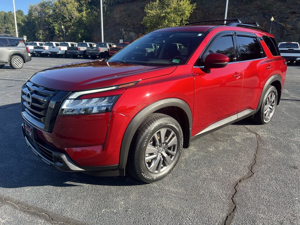 2022 Nissan Pathfinder SV photo 4