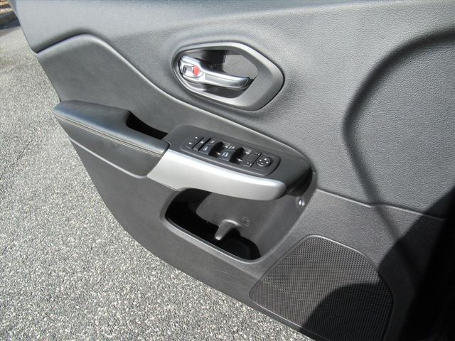 2018 Jeep Cherokee Latitude photo 23