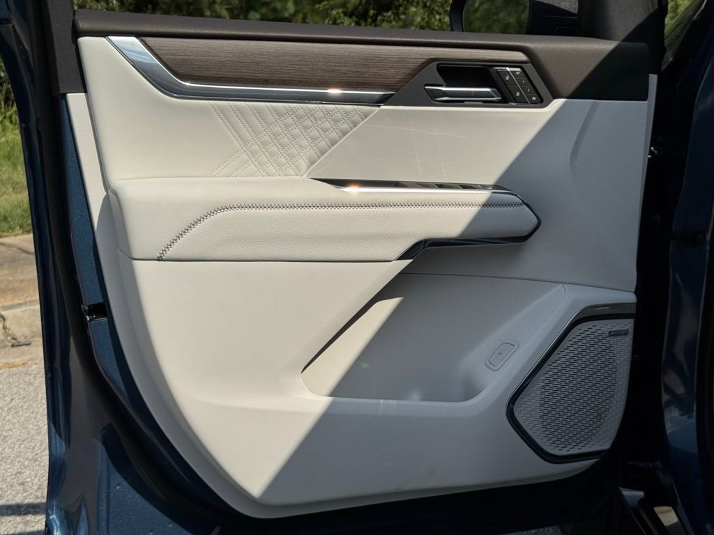 2025 Gmc Acadia Denali photo 14
