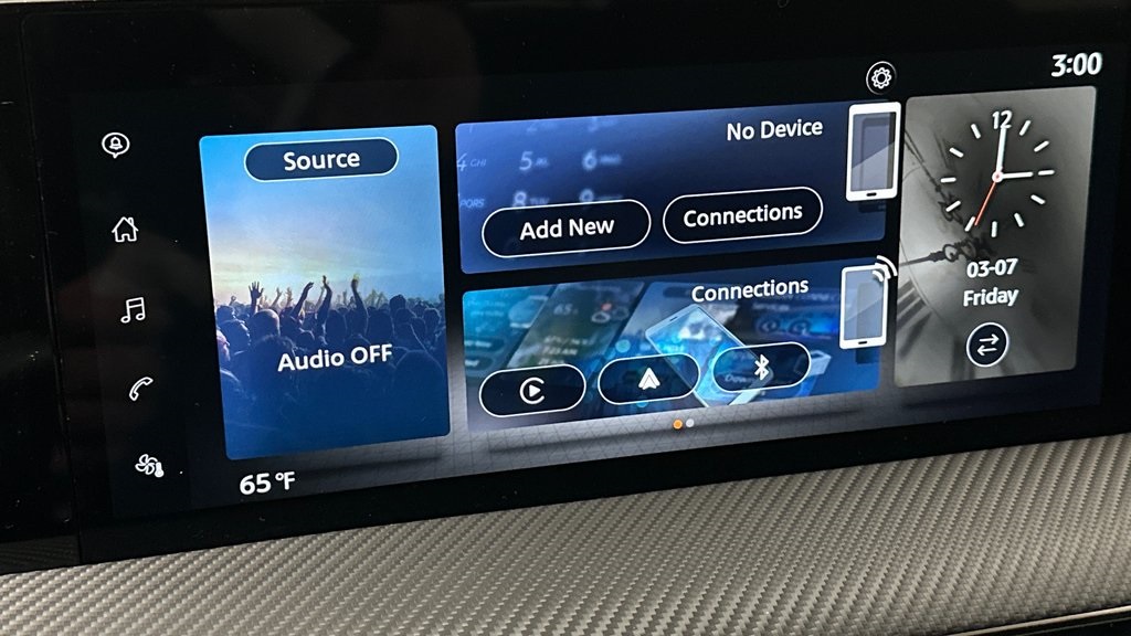 2025 Nissan Kicks SR photo 17