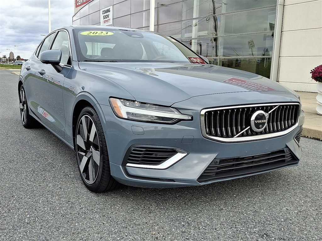 2023 Volvo S60 Recharge Ultimate AWD photo 2