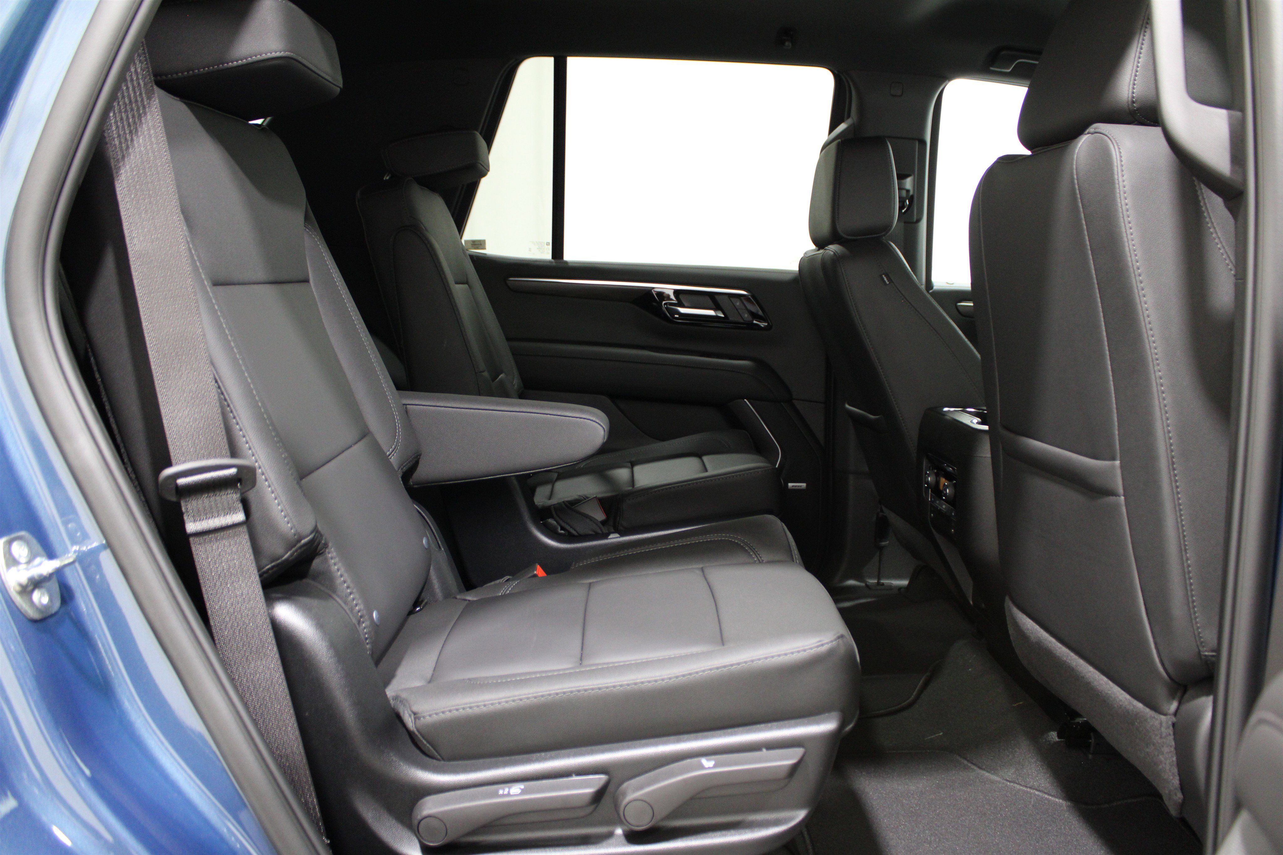 2026 Chevrolet Tahoe LT photo 4